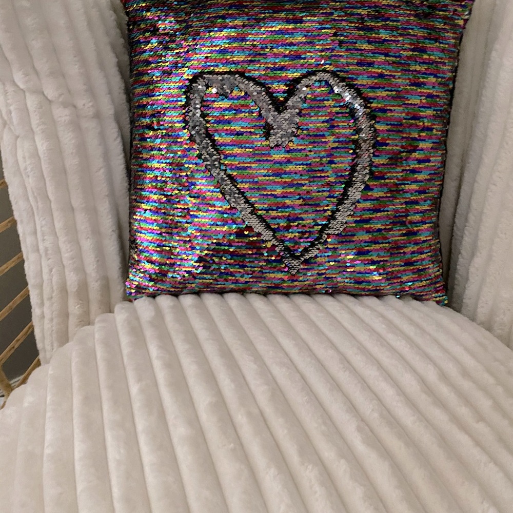 Justice girls Pillow 16x16” multi color - Picture 2 of 2